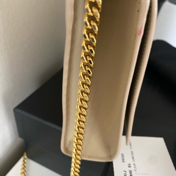 Saint Laurent Kate Monogramme Biege Medium Handbag with Gold Hardware - Picture 5 of 12